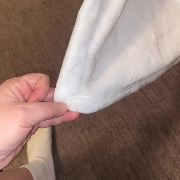 Max Studio Cream Plush Robe - Picture 3 of 7